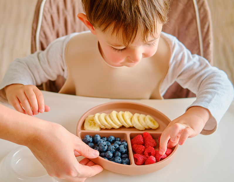 Buenos-hábitos-de-alimentación-para-niños